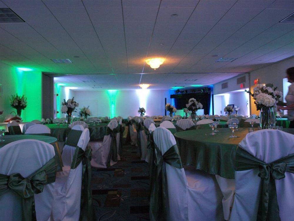 Days Inn By Wyndham Plattsburgh Restaurant foto